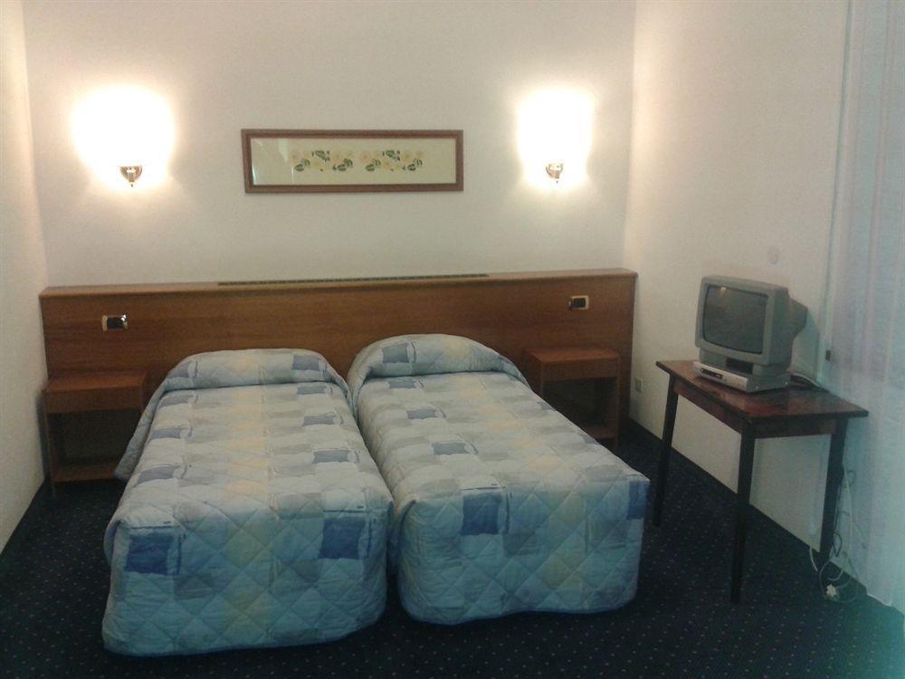 Hotel Rosalpina Рива-дель-Гарда Екстер'єр фото