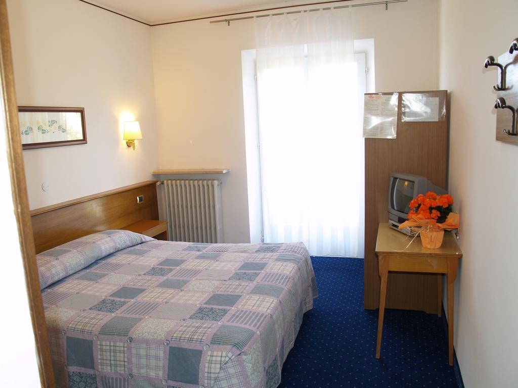 Hotel Rosalpina Рива-дель-Гарда Екстер'єр фото