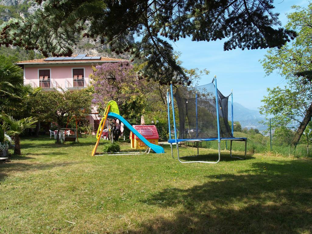 Hotel Rosalpina Рива-дель-Гарда Екстер'єр фото